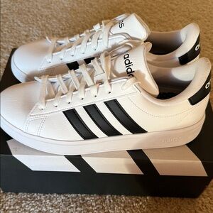 Adidas Grand Court 2.0 Classic White and Black Trainers